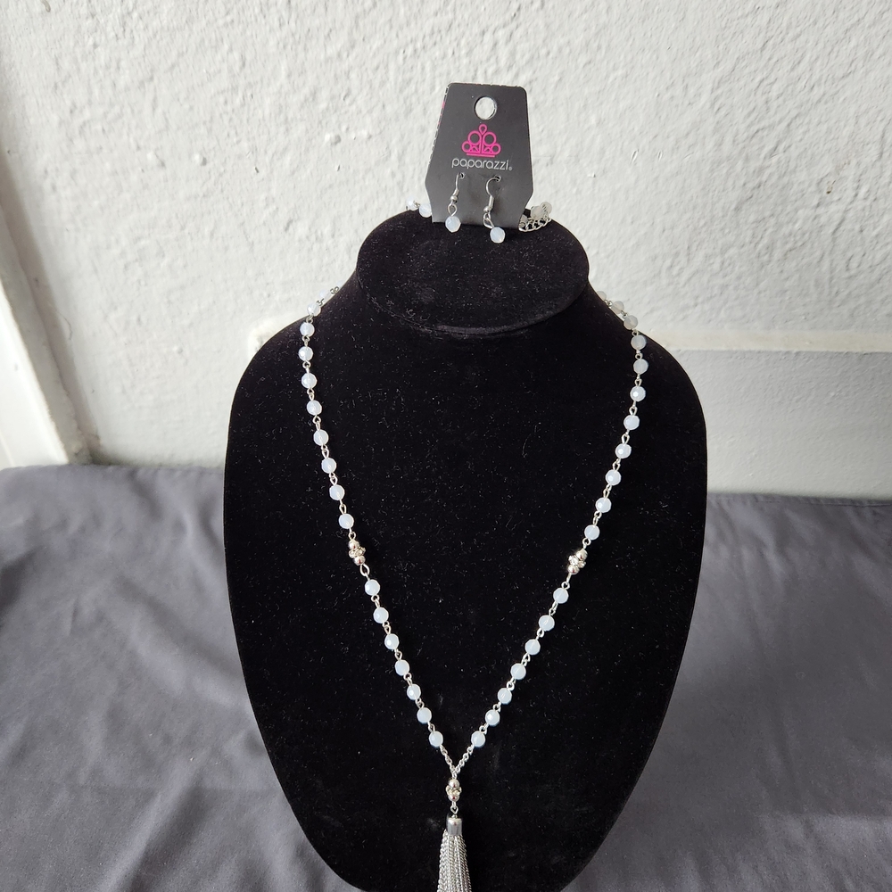 Paparazzi Silver and White Necklace Set